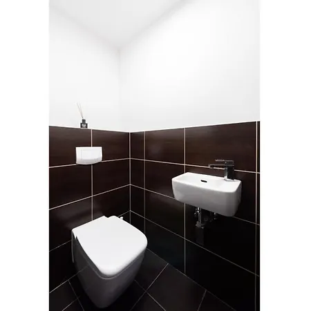 Apartament With Large Balcony, Parking Praga