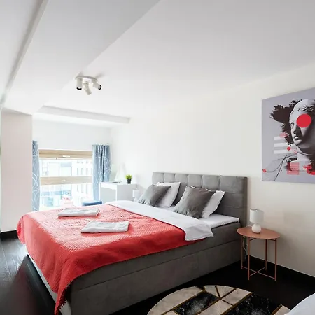 With Large Balcony, Parking Apartman *