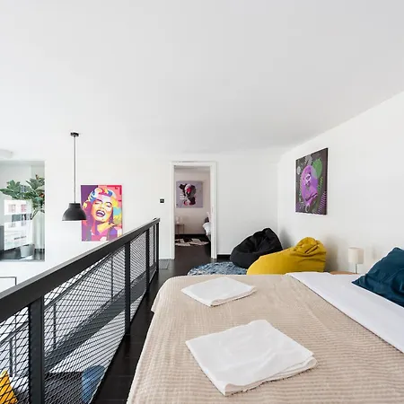 With Large Balcony, Parking Apartman *