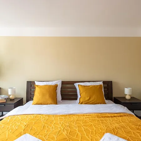 With Large Balcony, Parking Apartman *