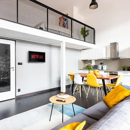 Apartament With Large Balcony, Parking