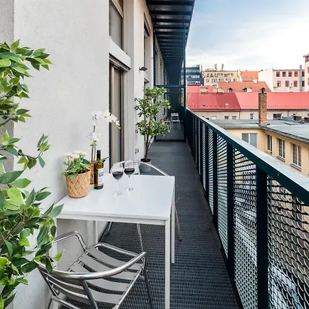 Apartament With Large Balcony, Parking