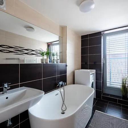 Apartments With Large Balcony, Parking Prague Prague