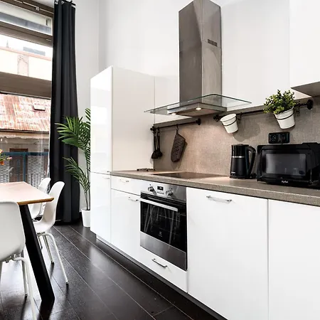 With Large Balcony, Parking Apartman Prága