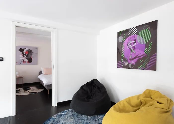 With Large Balcony, Parking Apartamento
