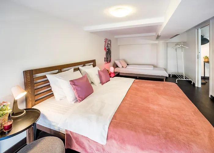 With Large Balcony, Parking Apartamento Praga
