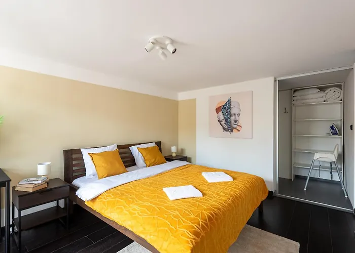 With Large Balcony, Parking Praga