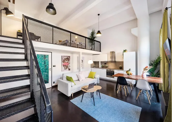 With Large Balcony, Parking Praga