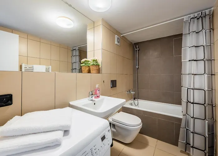Apartamento With Large Balcony, Parking