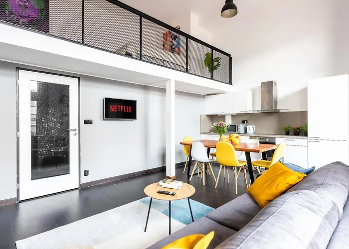 Apartamento With Large Balcony, Parking