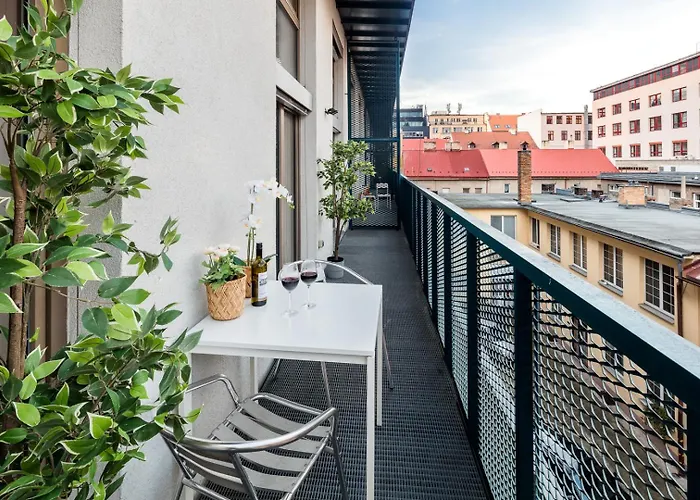 Apartamento With Large Balcony, Parking