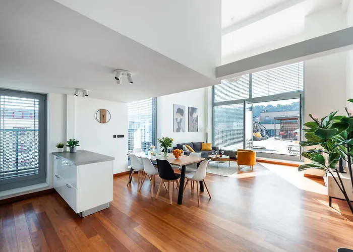 Apartamento With Large Balcony, Parking *