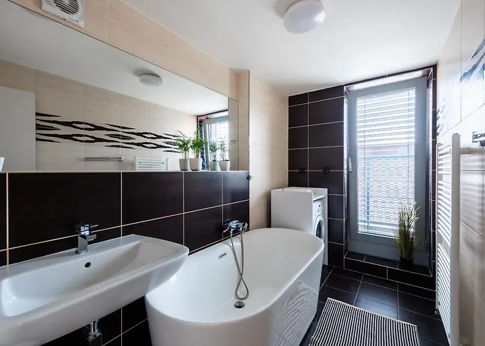 With Large Balcony, Parking Praga