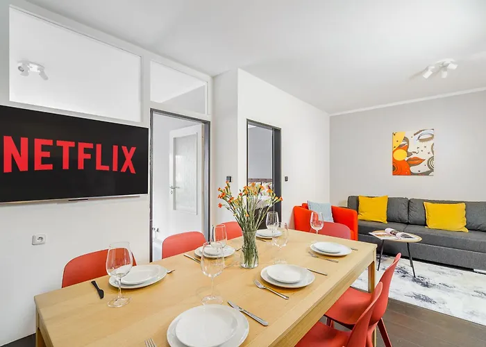 Apartamento With Large Balcony, Parking Praga