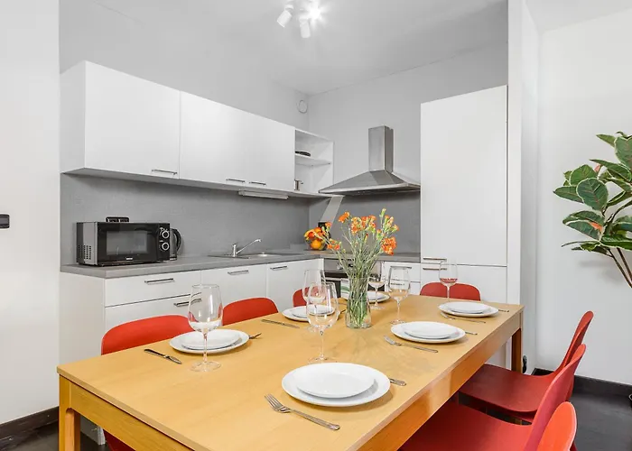 Apartamento With Large Balcony, Parking