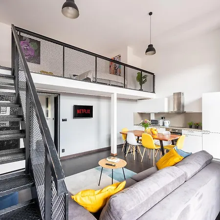 With Large Balcony, Parking Prag