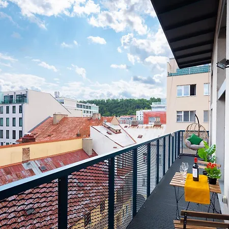 Lägenhet With Large Balcony, Parking Prag